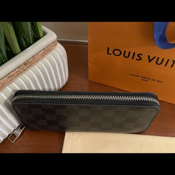 Louis Vuitton Zippy Damier Graphite Vertical Long Wallet - Picture 10 of 16